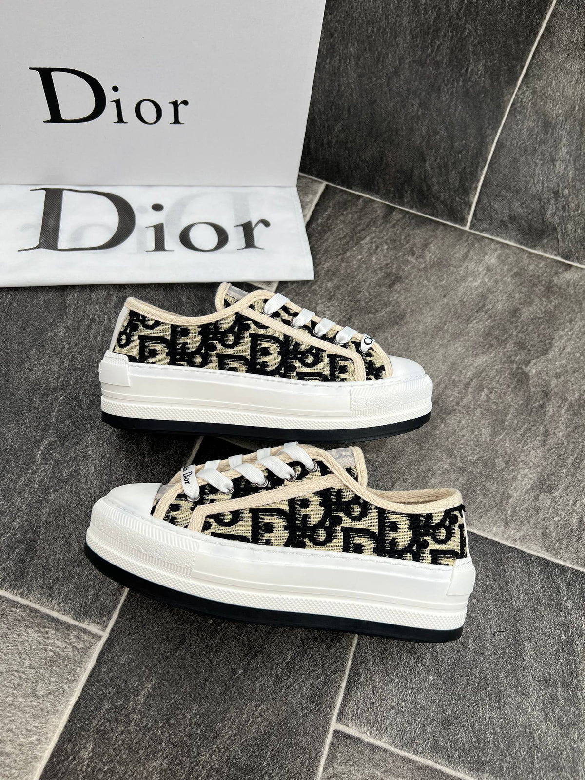 DR - Shoes