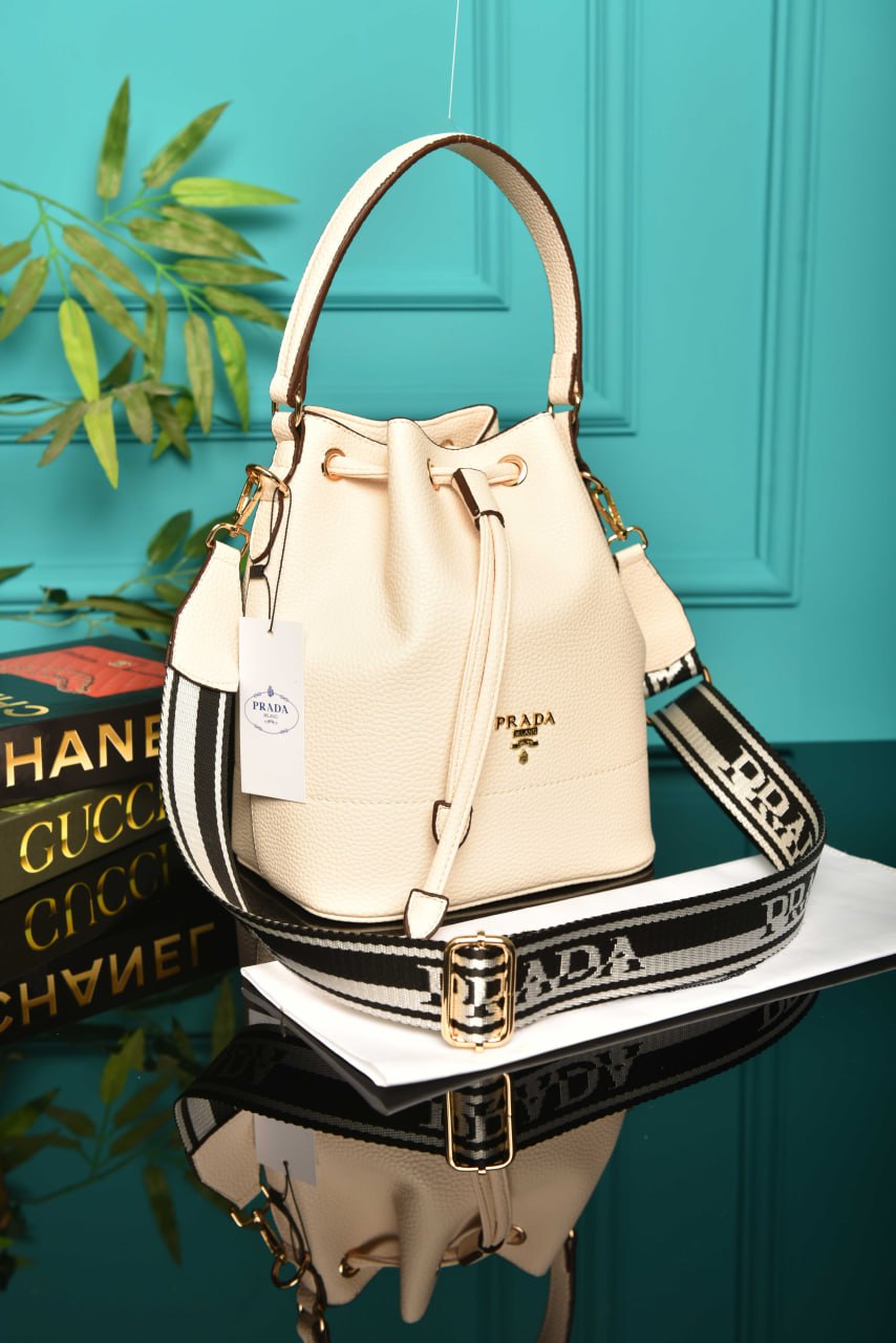 PR - Vitello Daino Bucket Bag