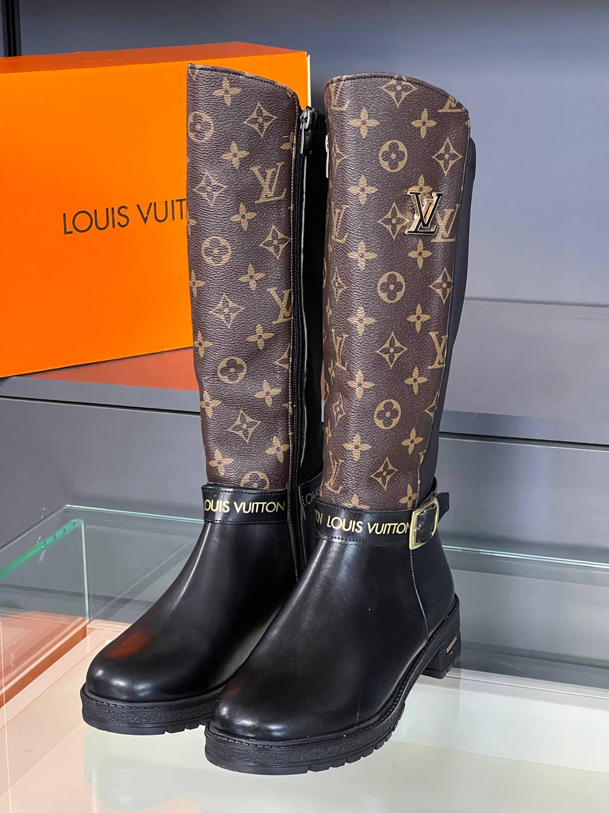 L - Boots