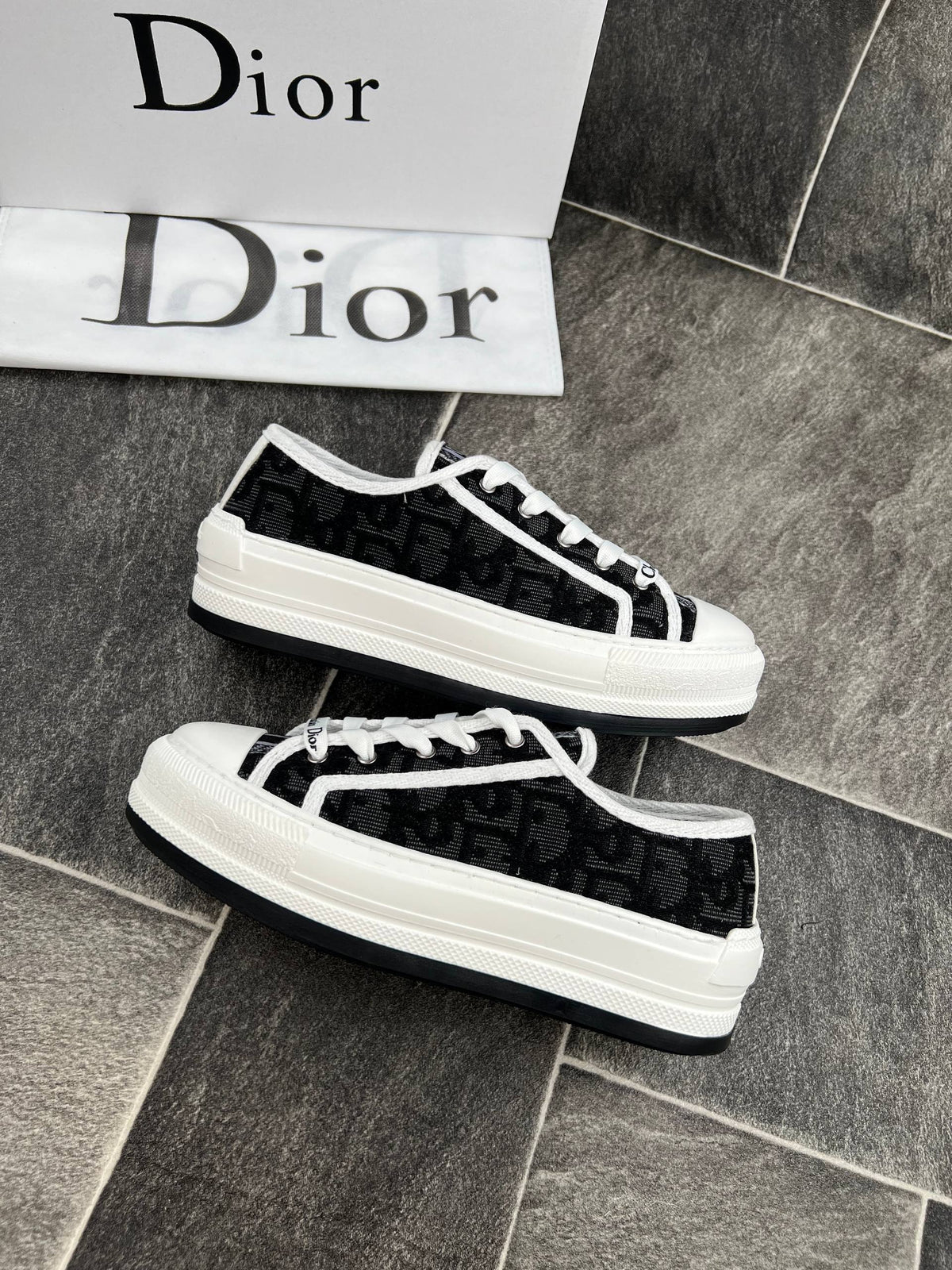 DR - Shoes