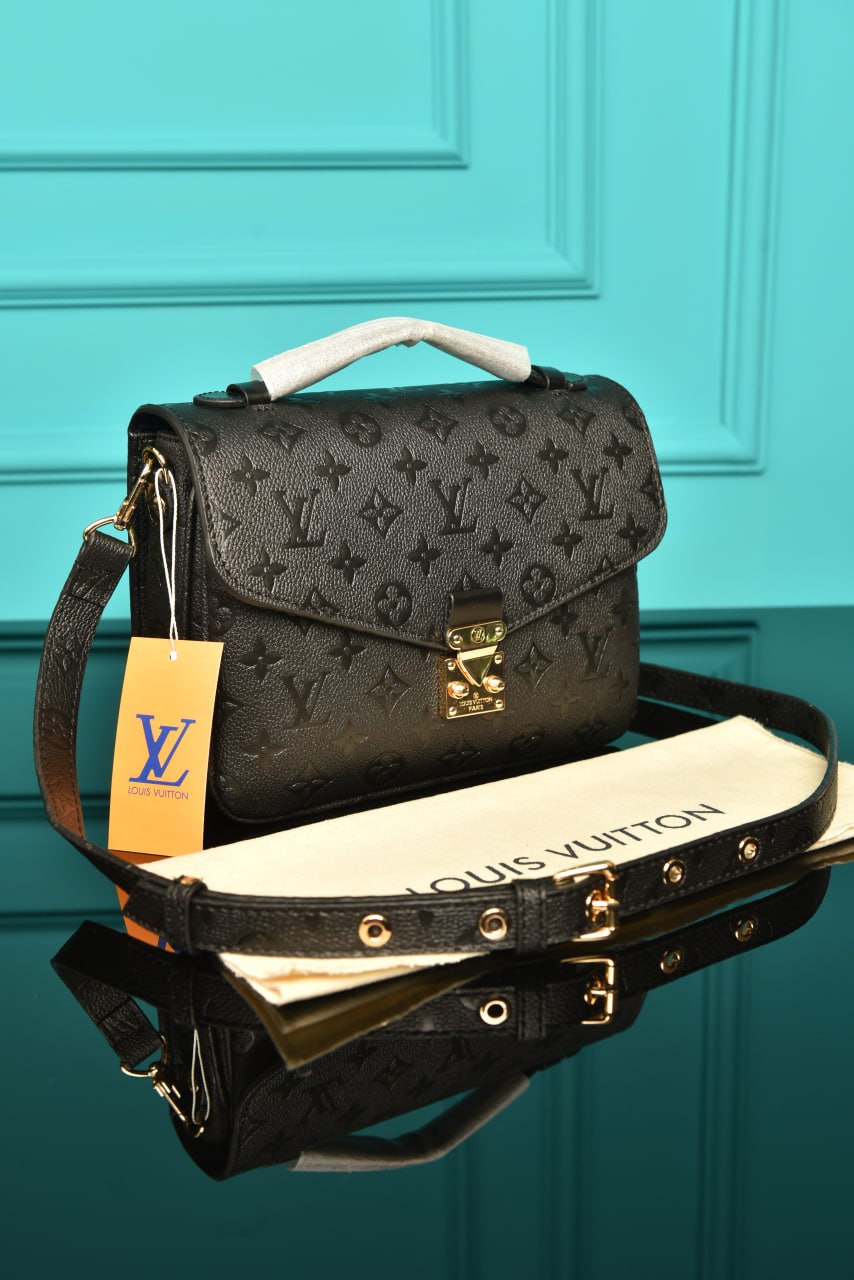 L - Metis Pochette