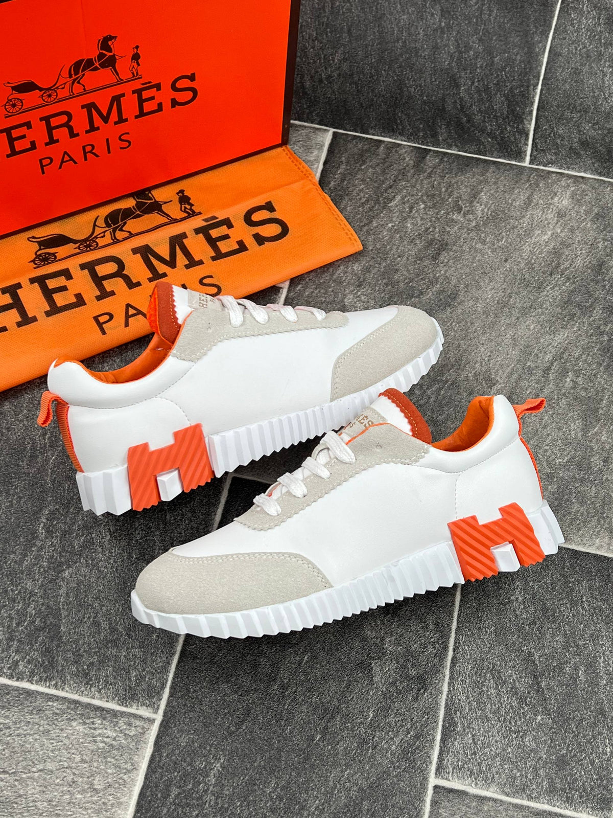 HM - Paris Bouncing Woman Sneakers