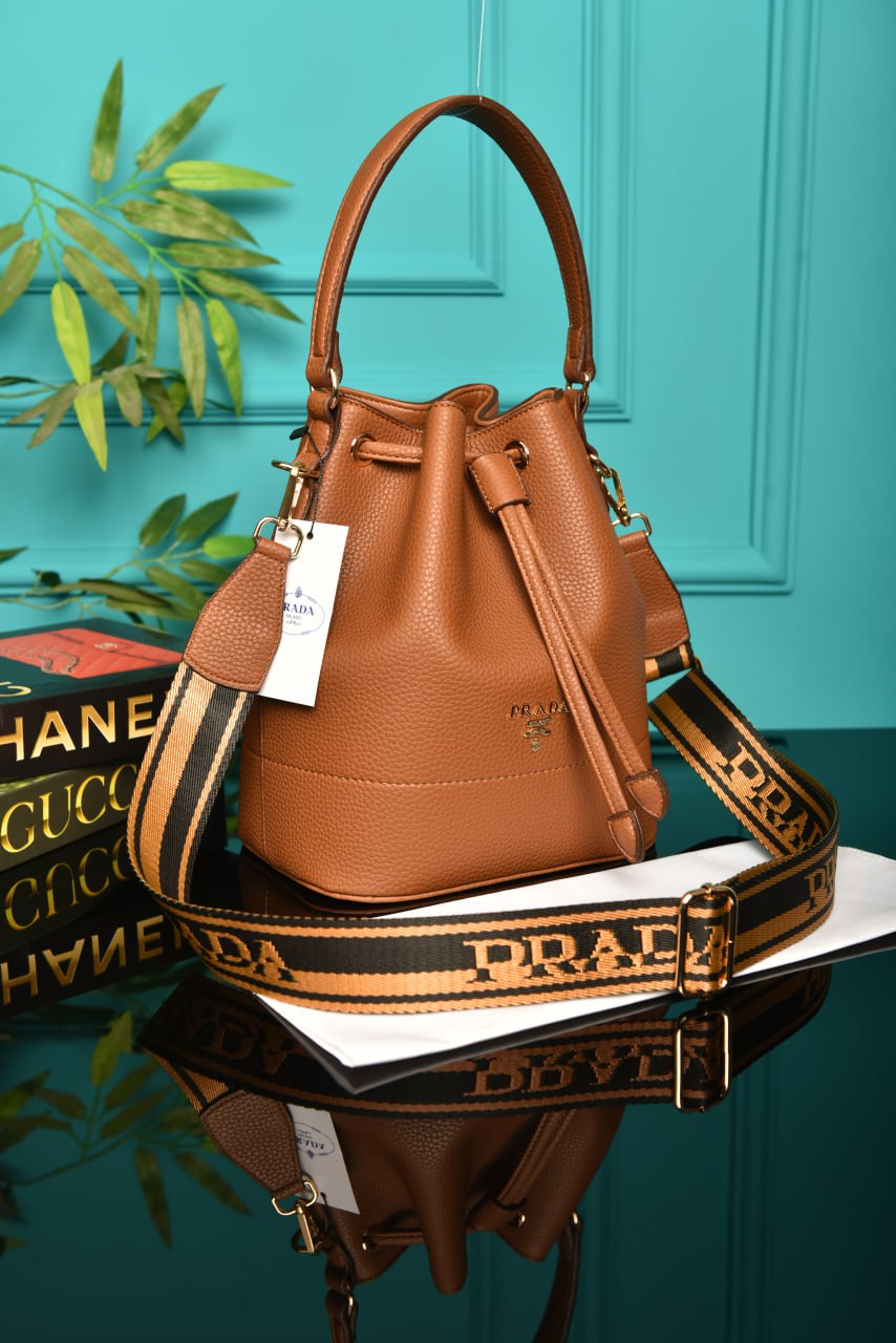 PR - Vitello Daino Bucket  Bag