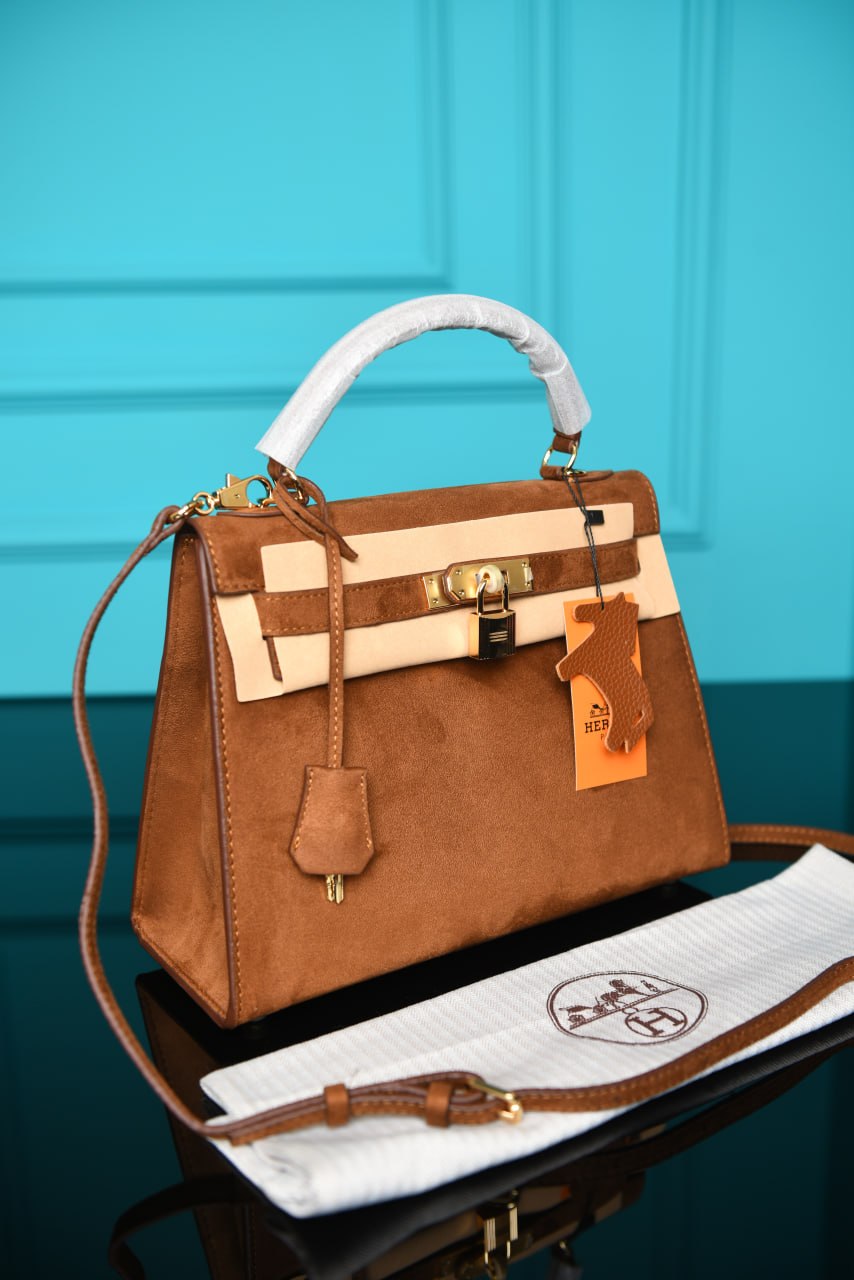 HM -  Kelly 28 Bag in Suede
