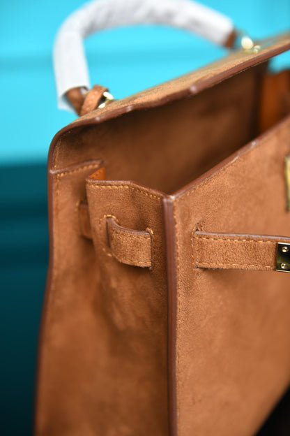 HM -  Kelly 28 Bag in Suede