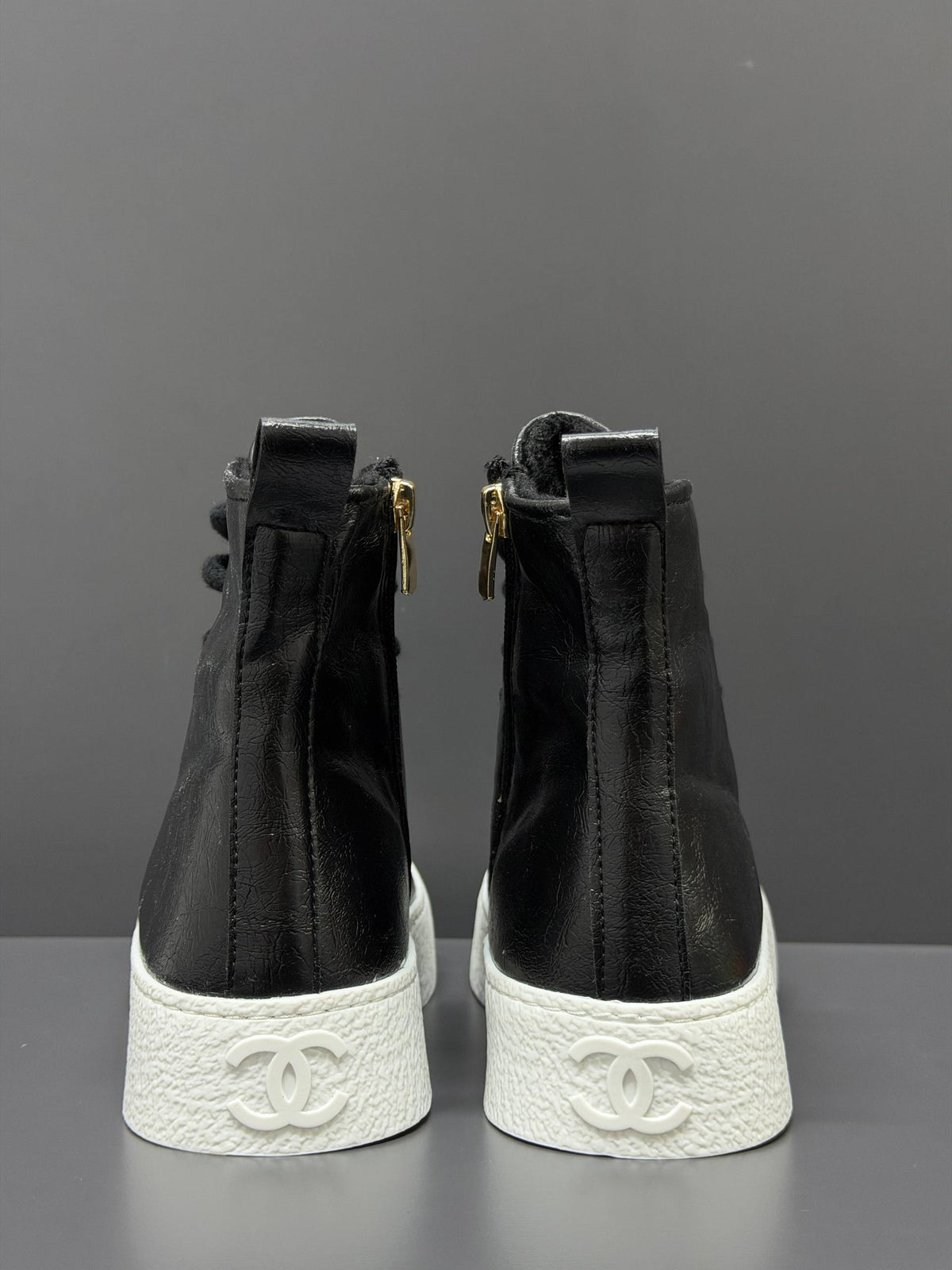 CH -24P High-top Sneakers