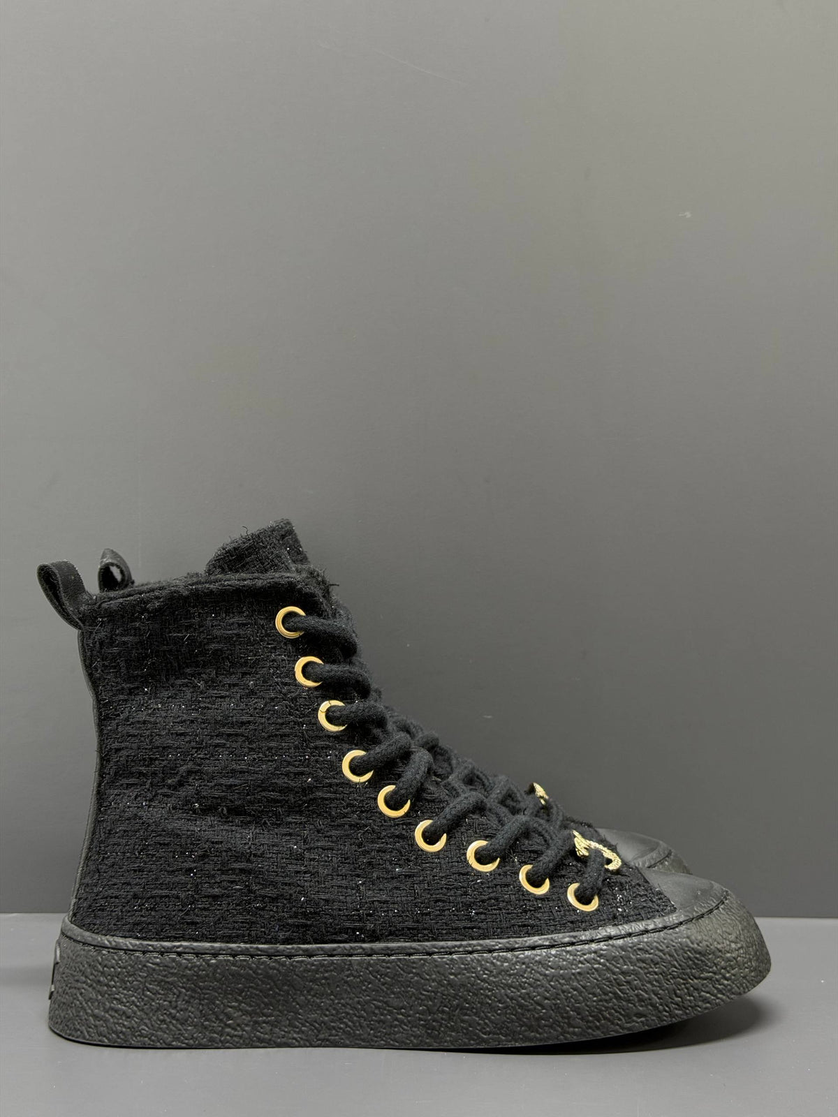 CH -24P High-top Sneakers