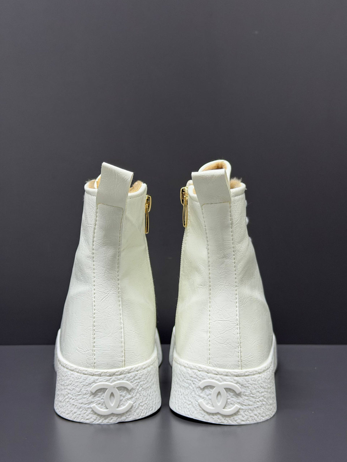 CH -24P High-top Sneakers