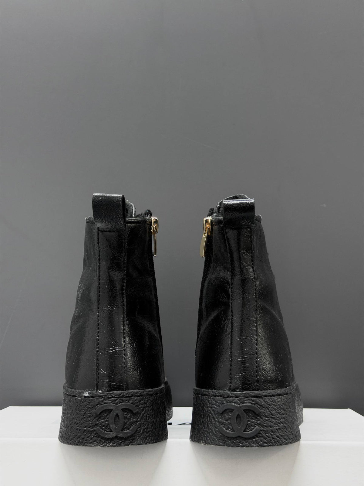 CH -24P High-top Sneakers