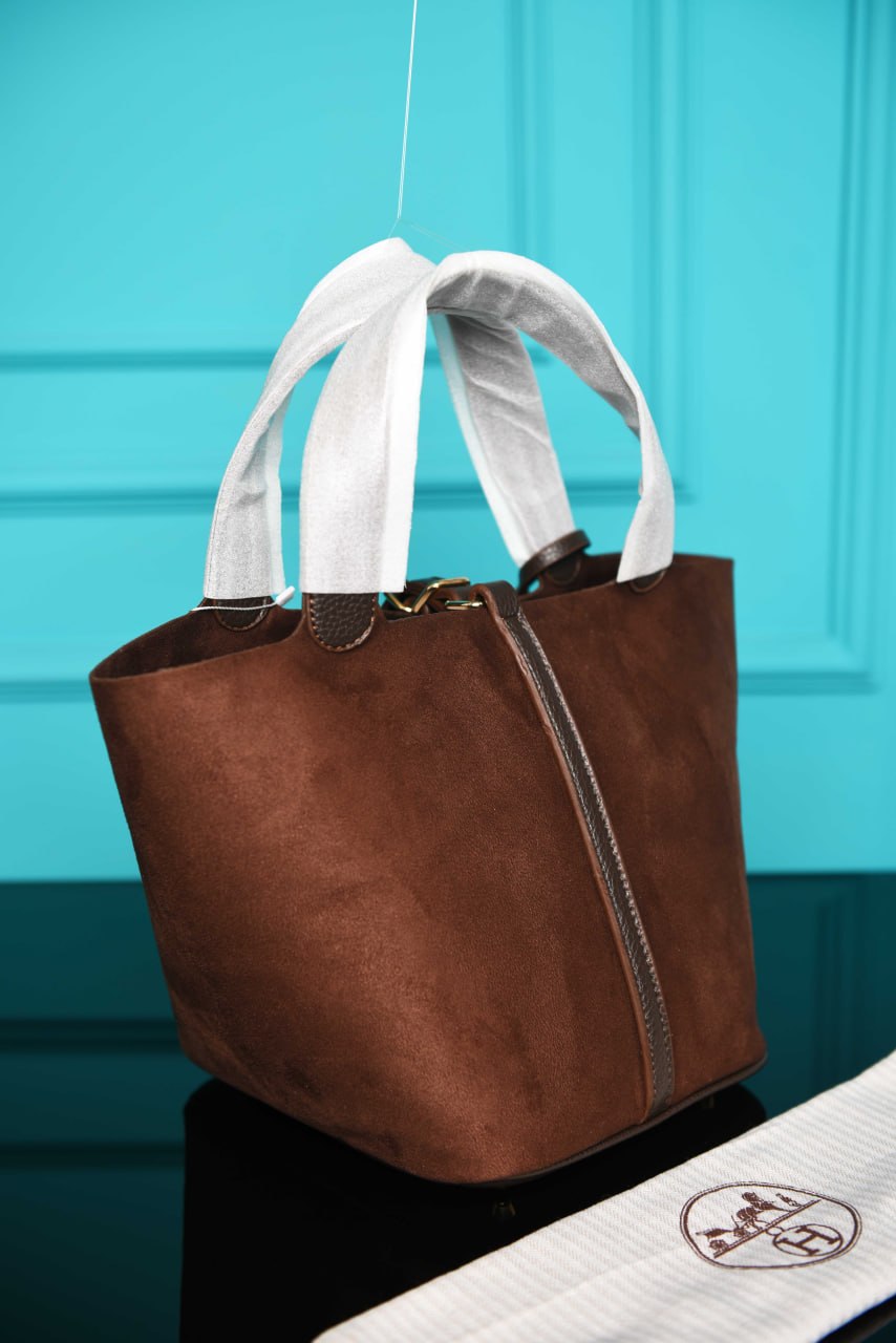 HM -Picotin Lock 22 Bag in Suede