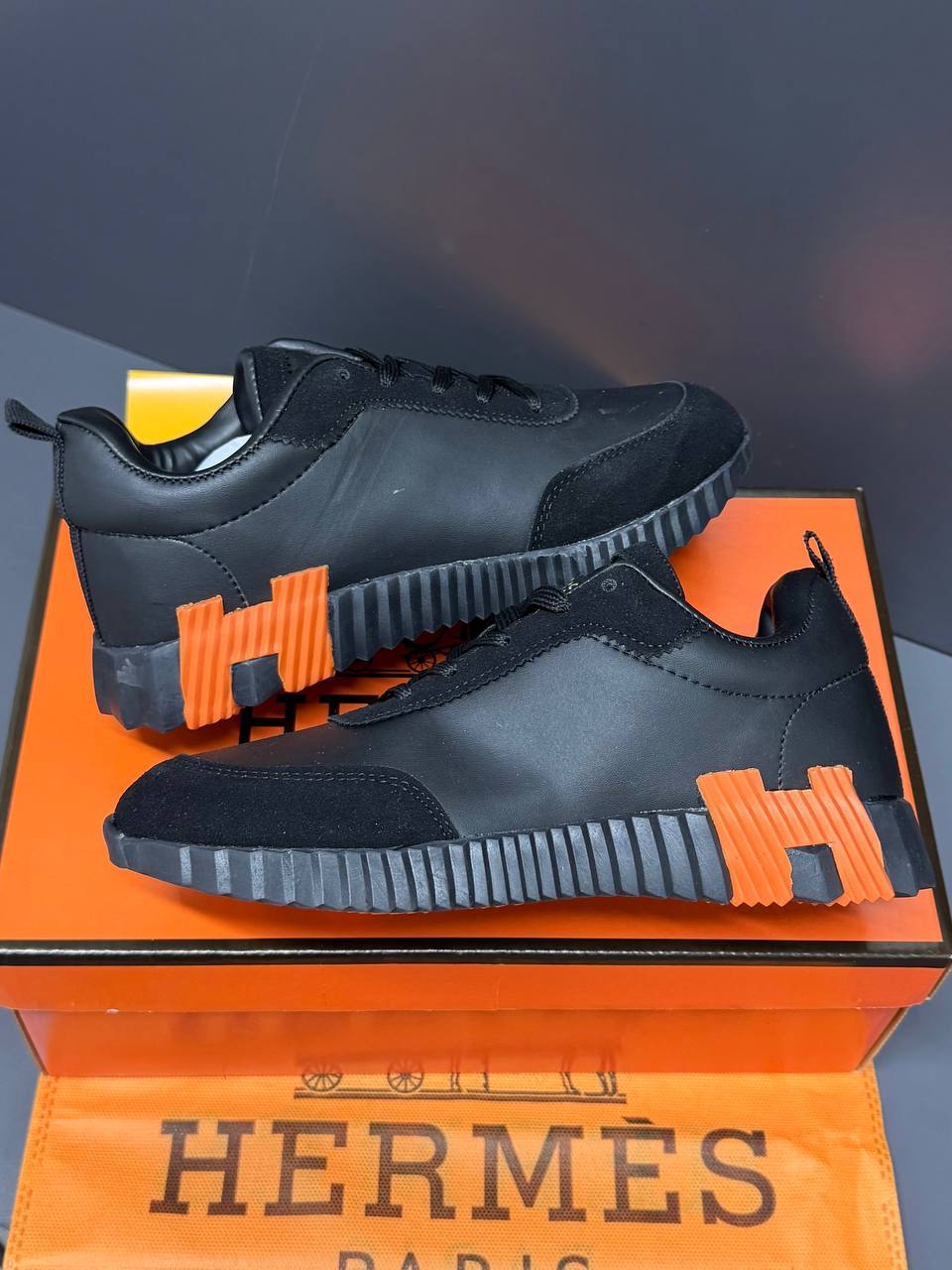 HM - Paris Bouncing Woman Sneakers