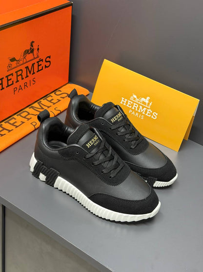 HM - Paris Bouncing Woman Sneakers