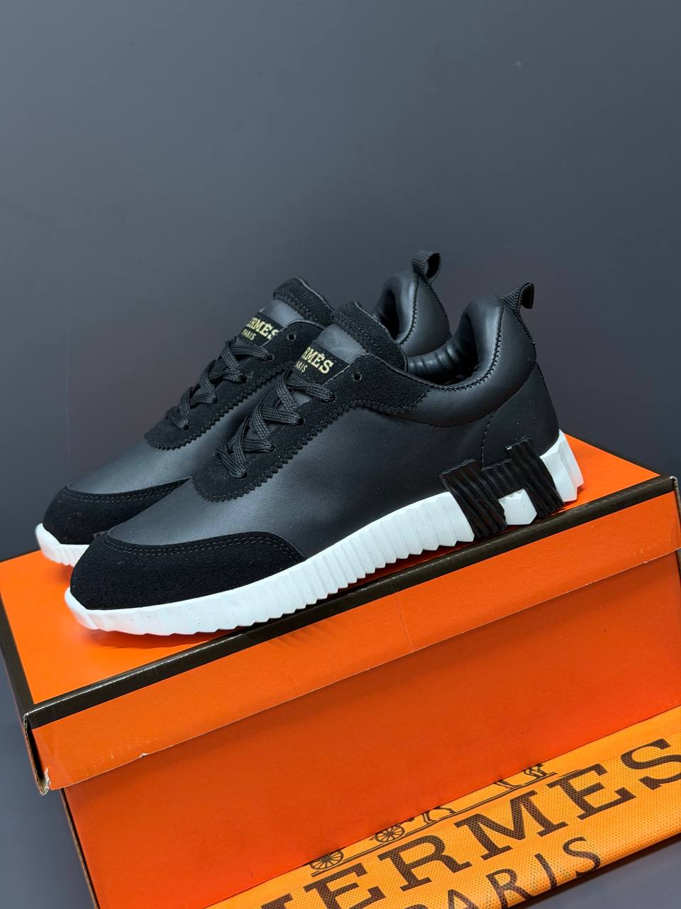 HM - Paris Bouncing Woman Sneakers