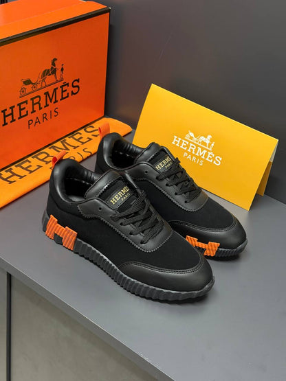 HM - Paris Bouncing Woman Sneakers