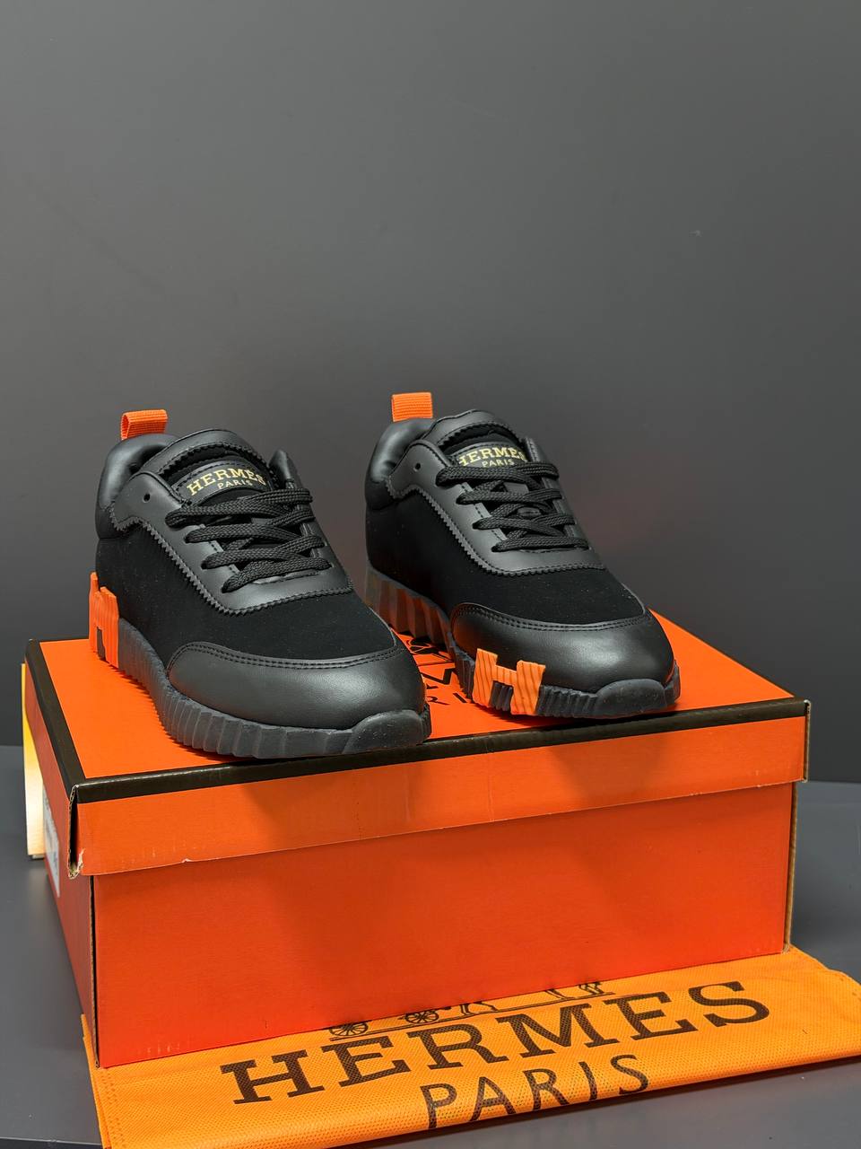 HM - Paris Bouncing Woman Sneakers