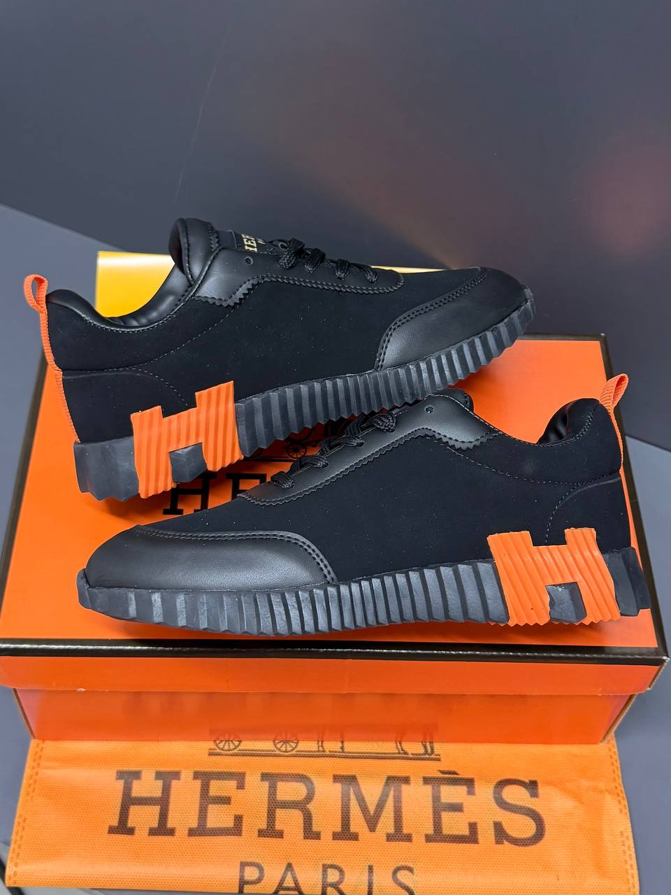 HM - Paris Bouncing Woman Sneakers