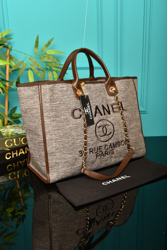 CH - 31 Rue Cambon Maxi Shopping Bag